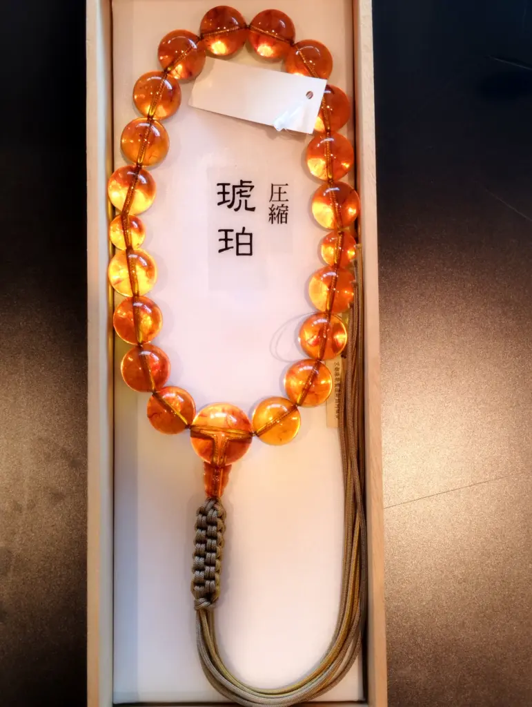 男性念珠~琥珀~【佐賀・鳥栖・基山・小郡・みやき町の仏壇店・墓石店 菅佛具(すがぶつぐ)】