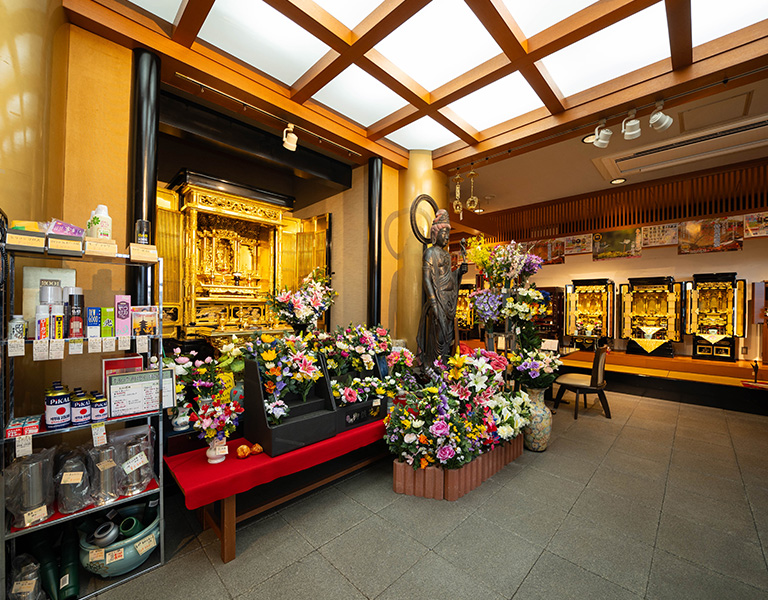 菅佛具の内観写真２